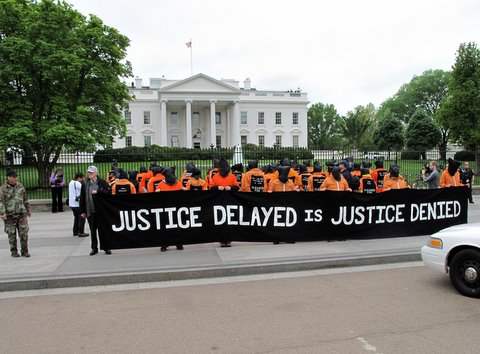 Protesters outside the White House on the 100th day, April 30, 2009