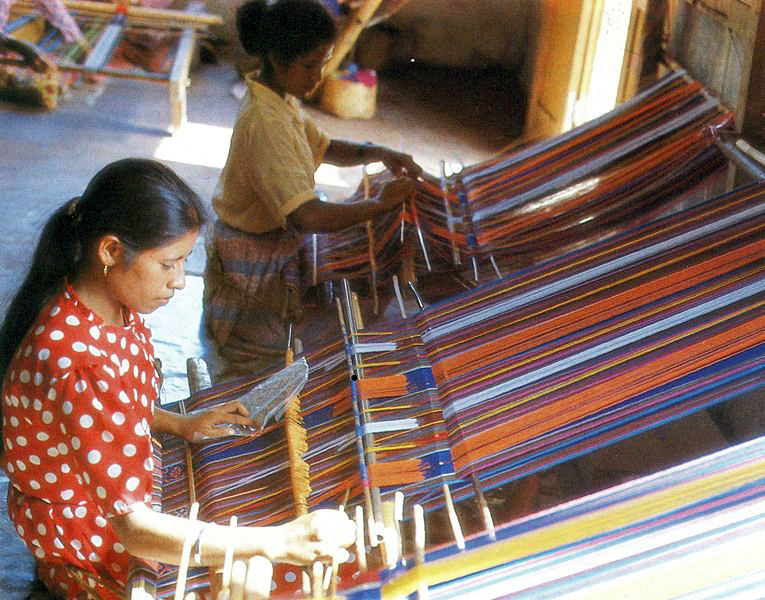 Tais Weaving